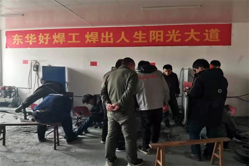 點擊查看詳細信息<br>標題：電焊培訓中 閱讀次數：4848